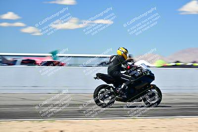 media/Mar-25-2024-Moto Forza (Mon) [[8d4319bd68]]/4-Novice Group/Session 4 Front Straight Speed Pans/